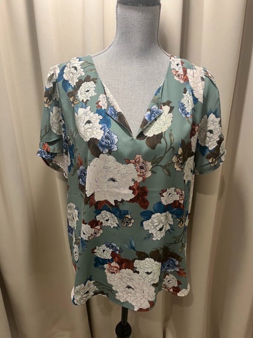 DR 2 Green Floral Woven Polyester Short Sleeved Blouse Size XL